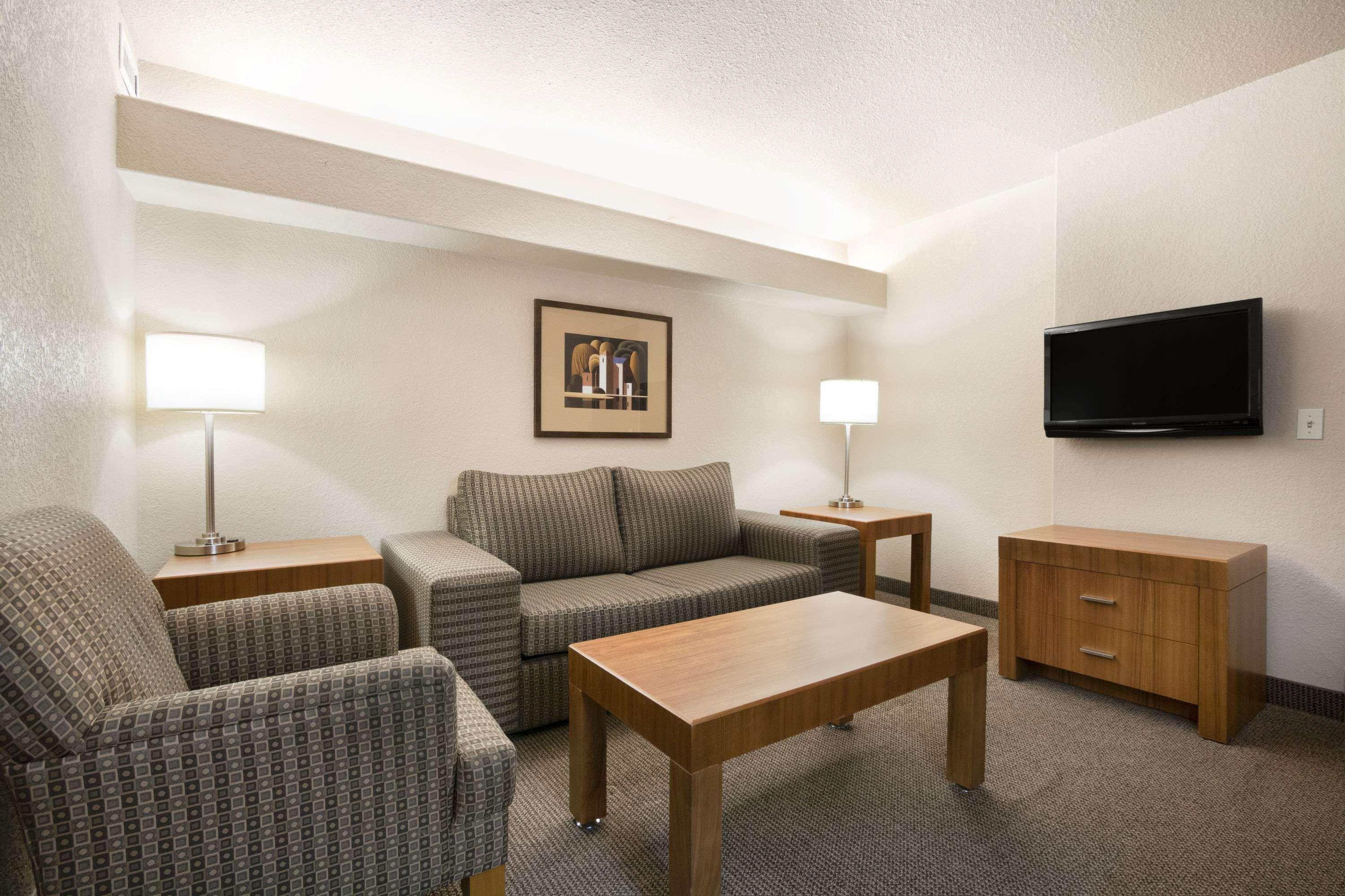 Days Inn By Wyndham Calgary Airport Zewnętrze zdjęcie