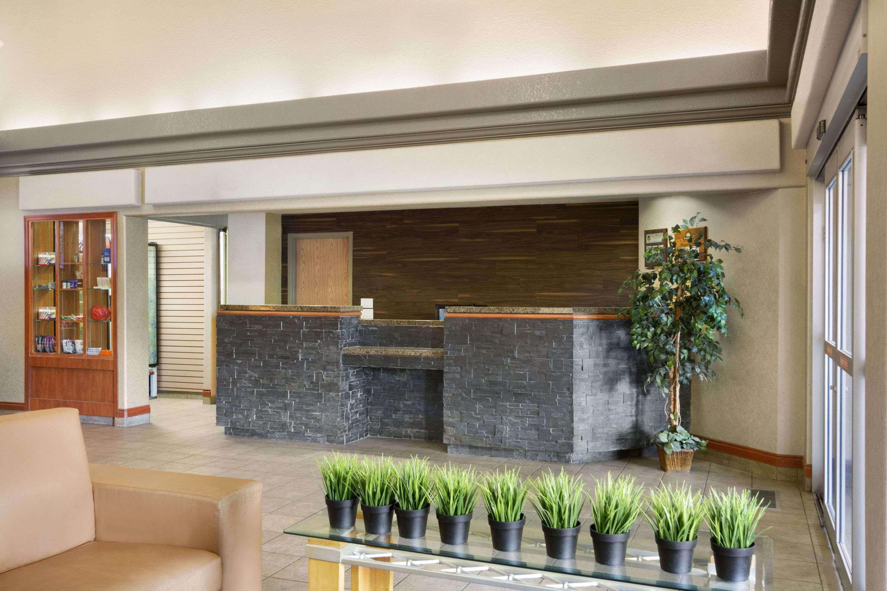 Days Inn By Wyndham Calgary Airport Zewnętrze zdjęcie