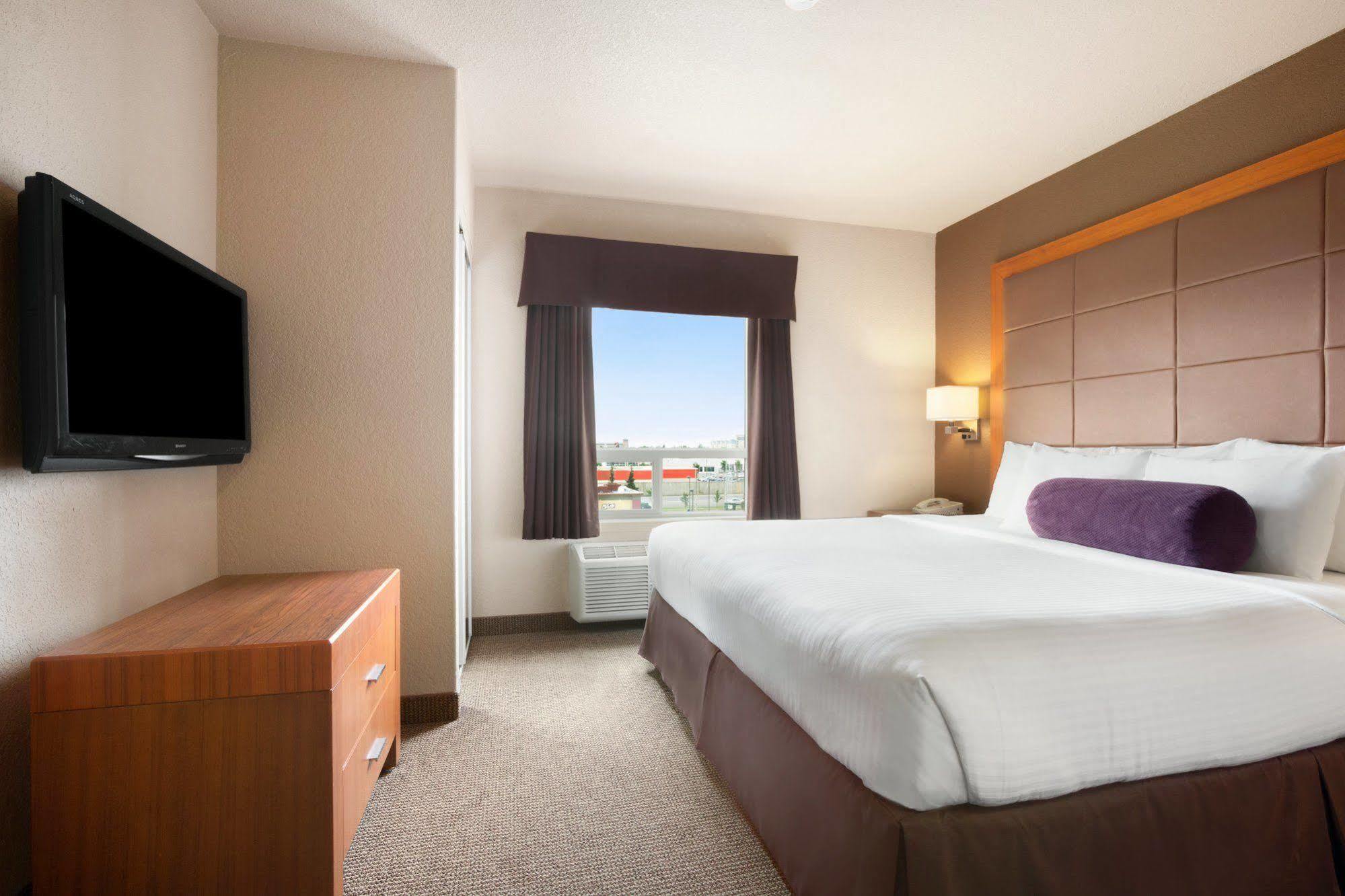 Days Inn By Wyndham Calgary Airport Zewnętrze zdjęcie
